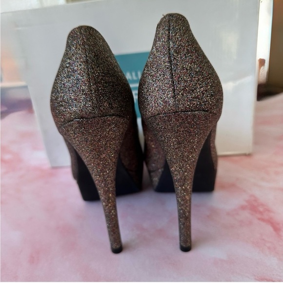NEW Call It Spring Gold Silver Multicoloured Glitter Heels Pumps Sz 8 with Box - Picture 4 of 9